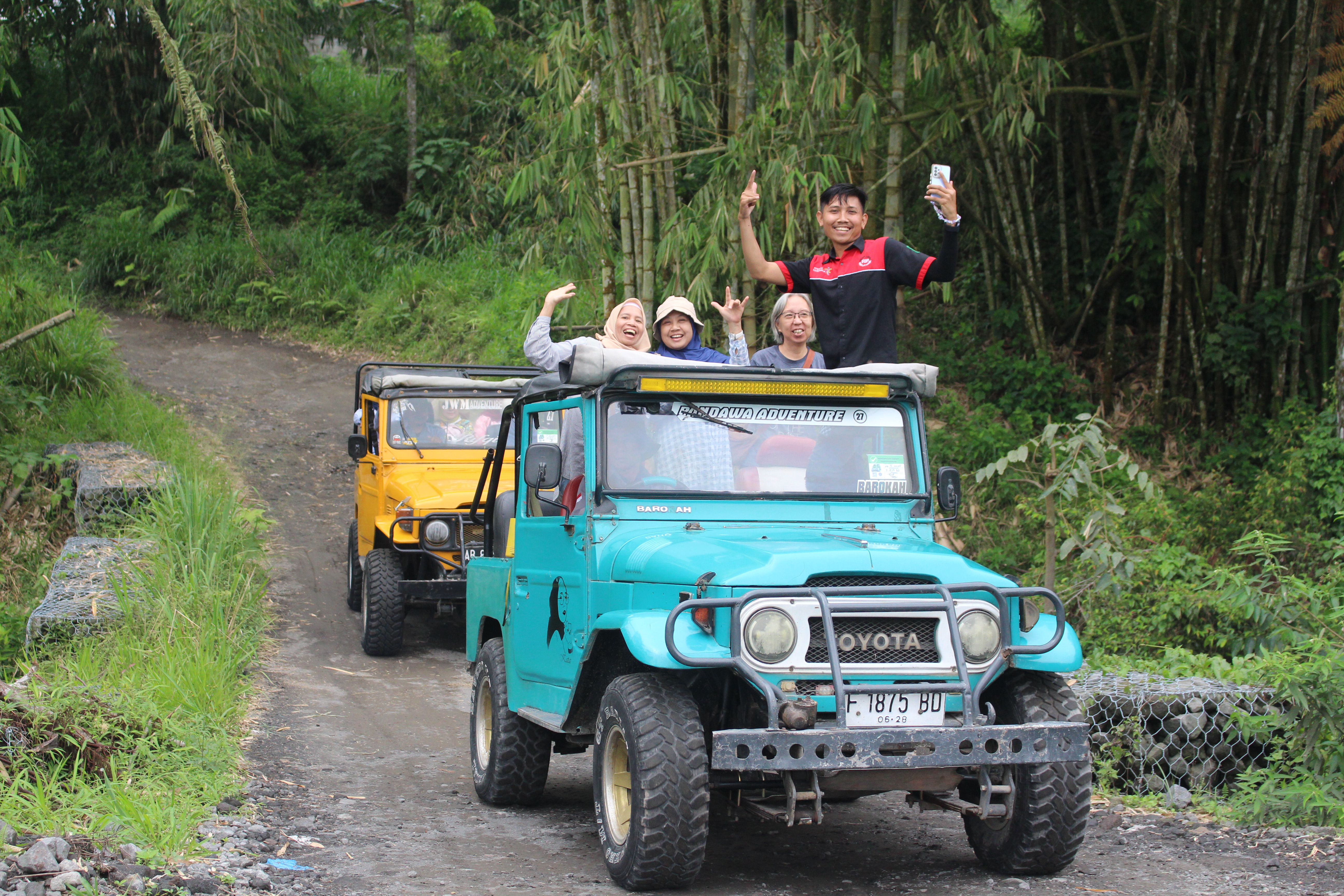 Jeep Merapi